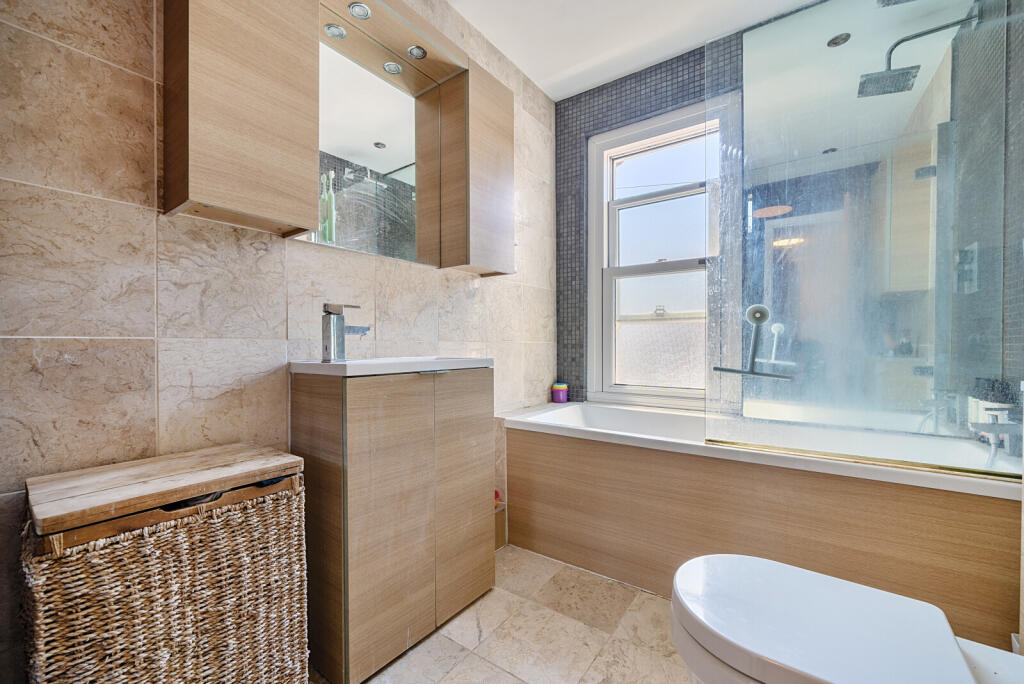 25-6820ee867f8e1-...