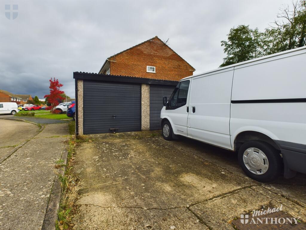 CAM03852G0-PR0116-STILL019
