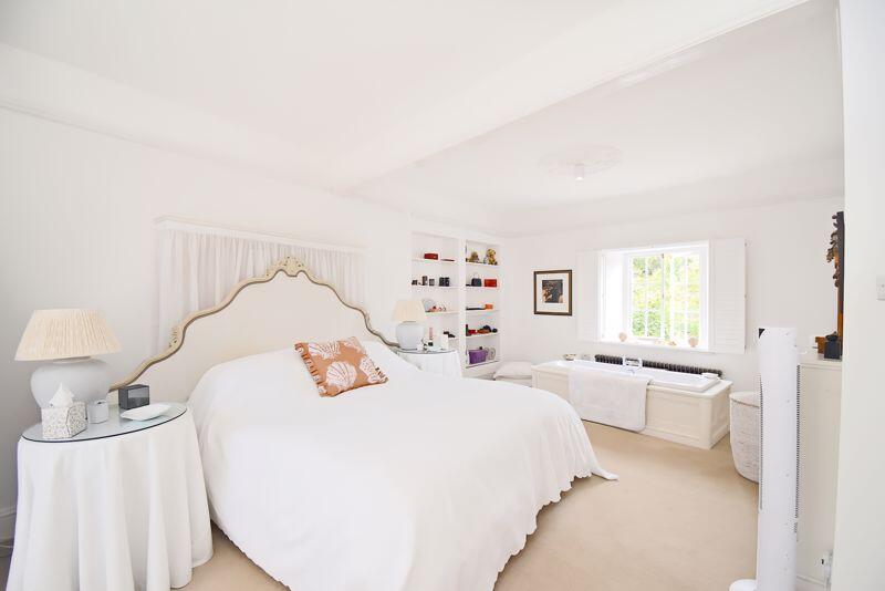 Principal bedroom 