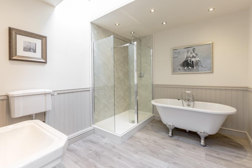 13. Top Floor Bath