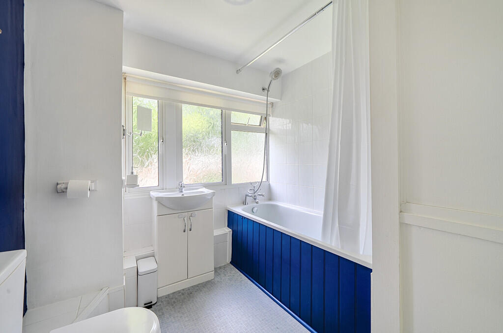 1299837-9-683706e...