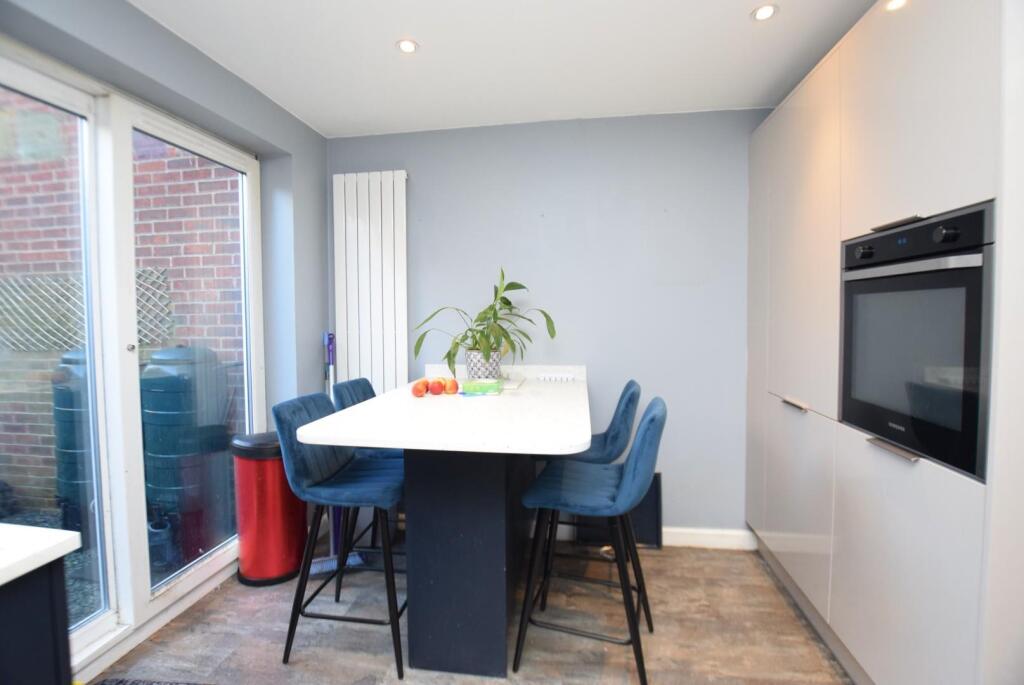 kitchen 2.JPG