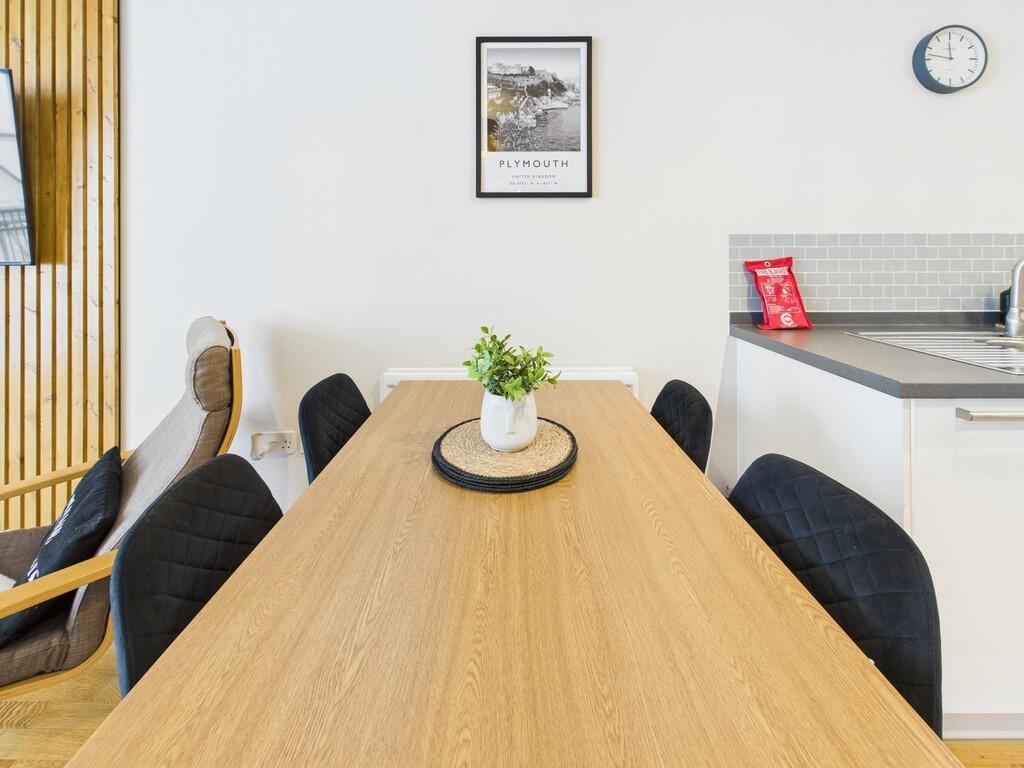 CAM03974G0-PR0112...