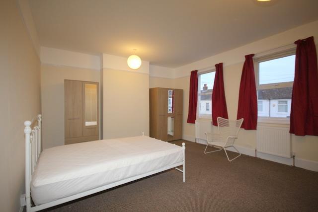88 Ashford Road - Ist Floor Front 1.JPG