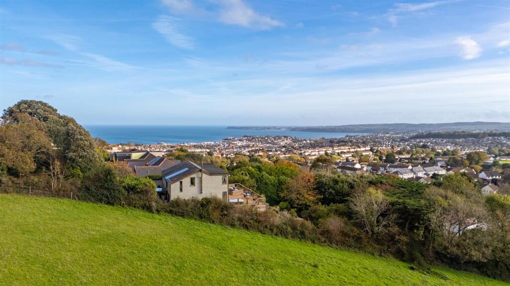 10 - 53 Dunstone Park Road Paignton.jpg