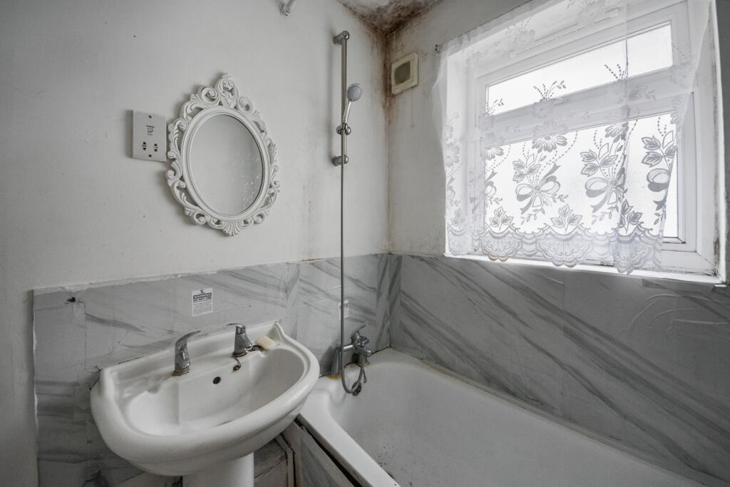 Flat 2 Cardigan Place, 20-22 Cardigan Street, Luton LU1 1RR