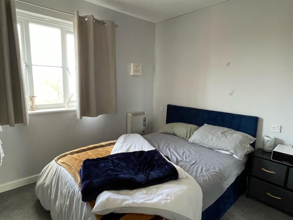 Bedroom,.jpg
