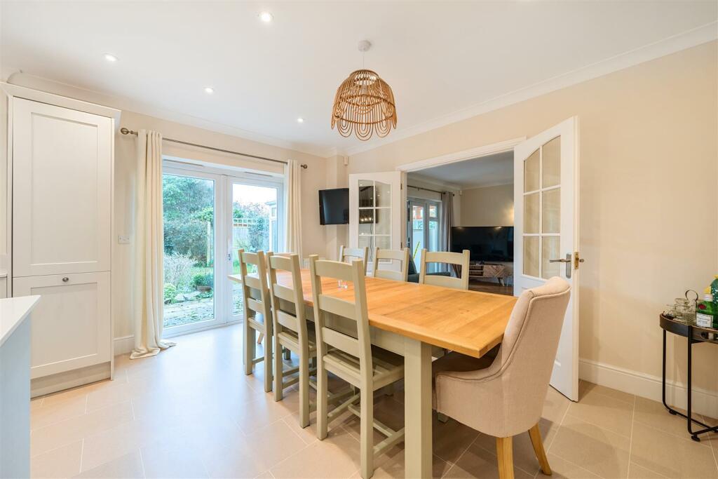  Breakfast Room