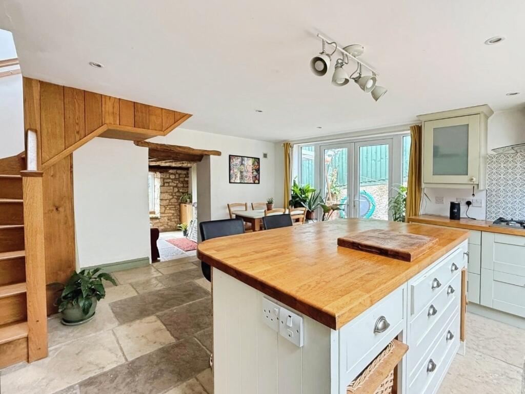 pbox-kitchen-335726.jpeg