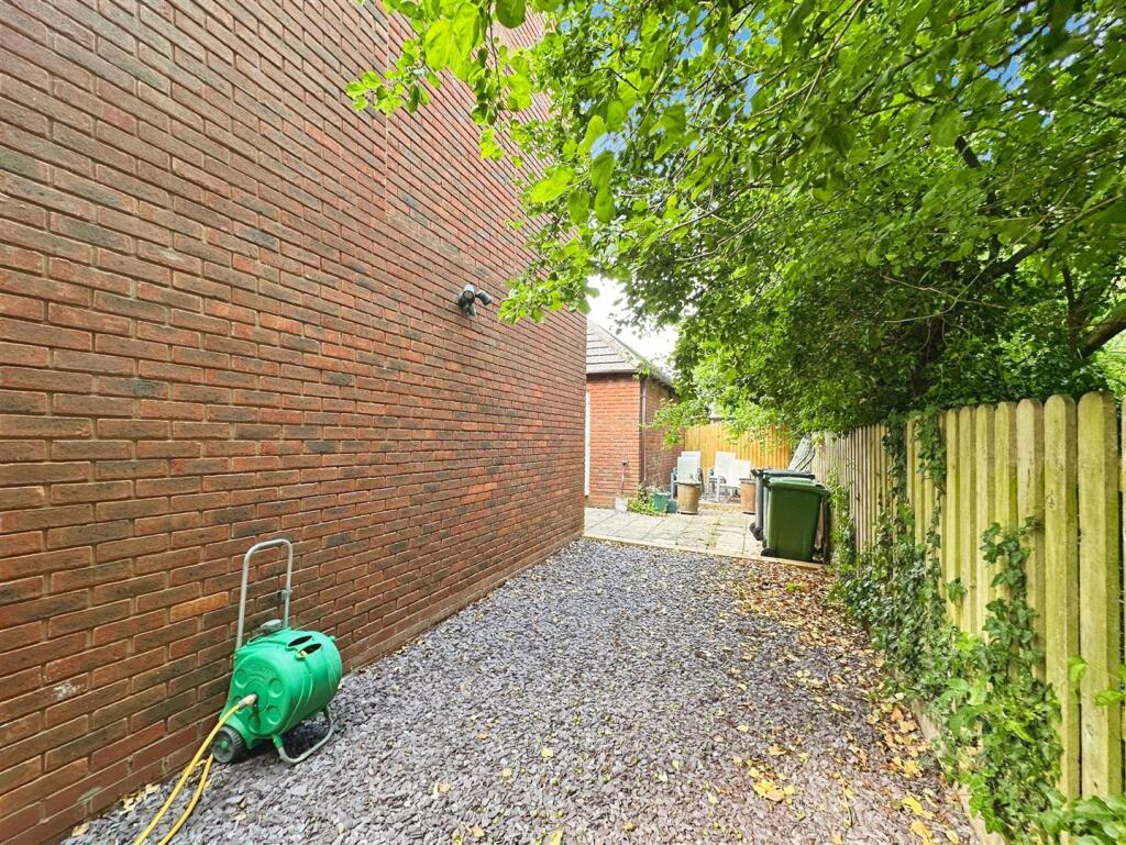 0b3c8d1a--489C-A2B7-E124646D8534-66306-0000156AABB