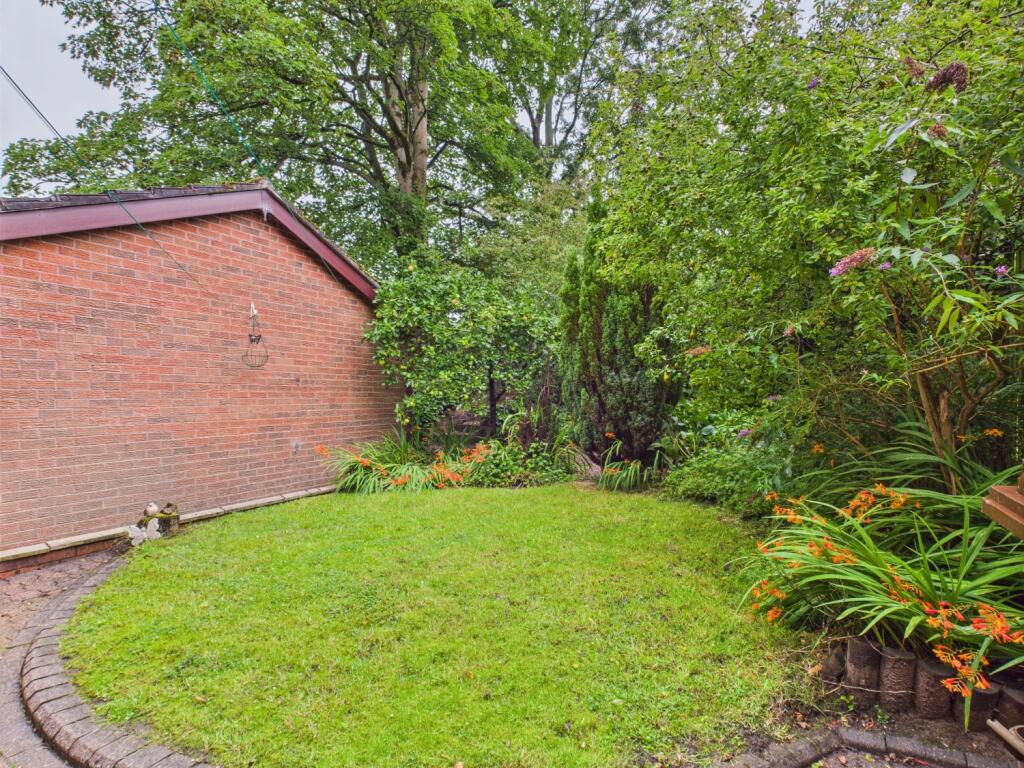 CAM03729G0-PR0110-STILL007