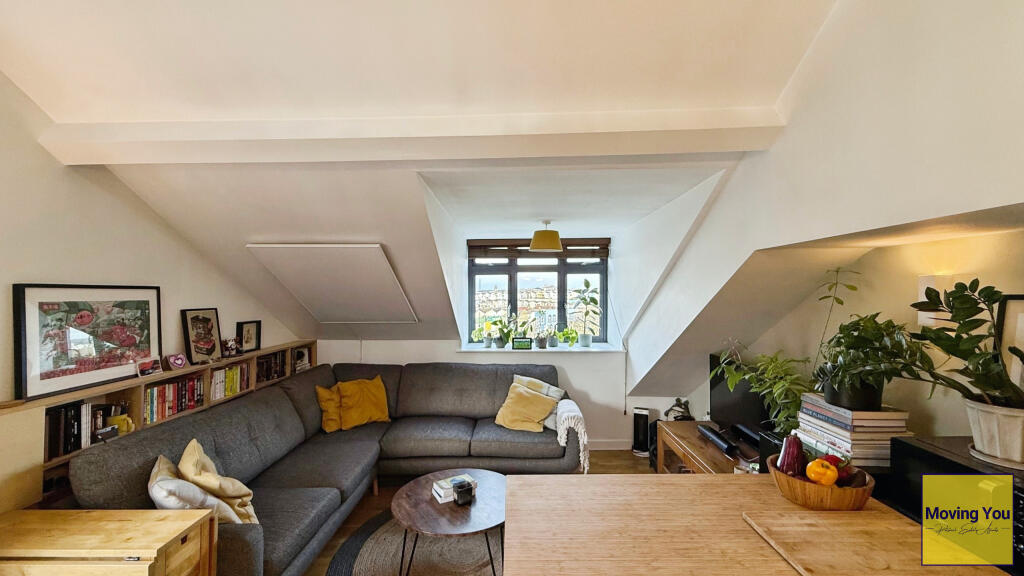 Kitchen/ dining/ lounge