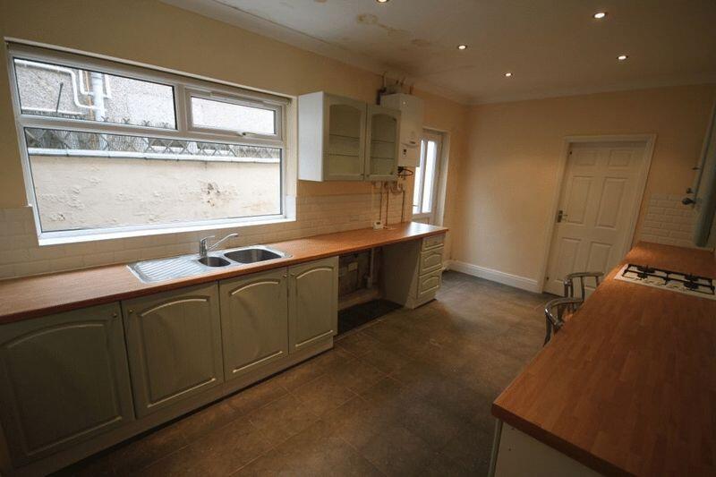 Kitchen (second angle)
