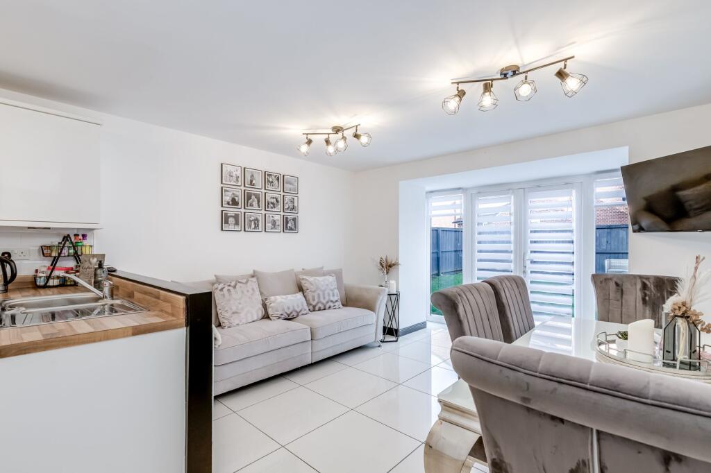 Kitchen diner / family room