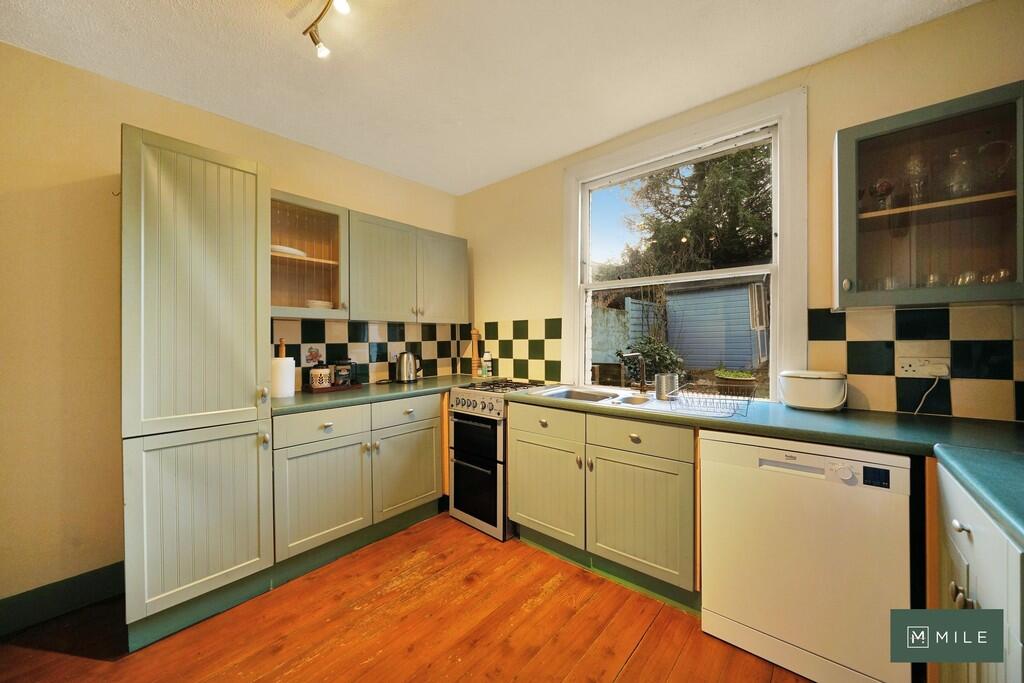 62 Leghorn Road -...