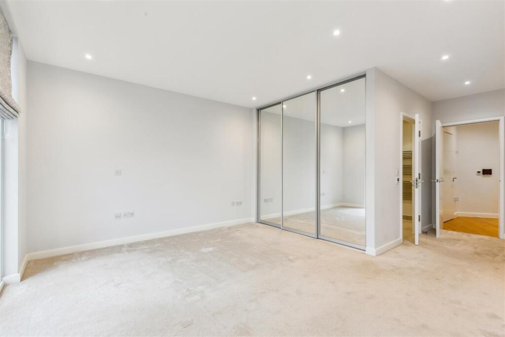 Edmunds House, W4 - FOR SALE