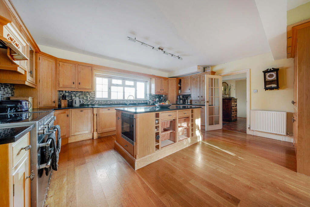 Kitchen / Breakfast Room