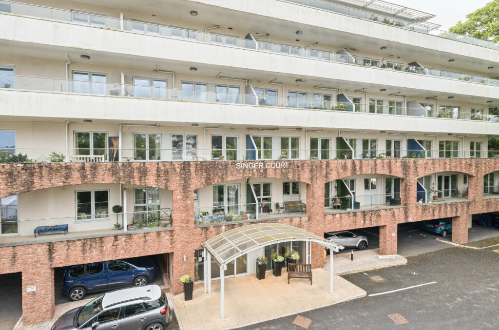 1295316-1-682de80...