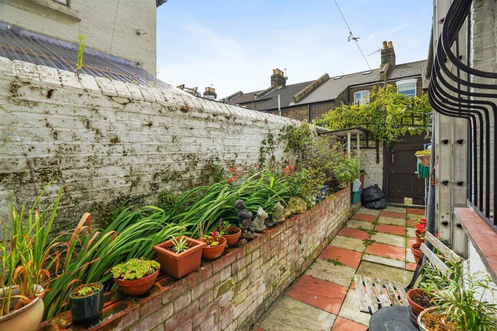 15-046480643-MK-WT-7 Crewe Place-73 (1).jpg