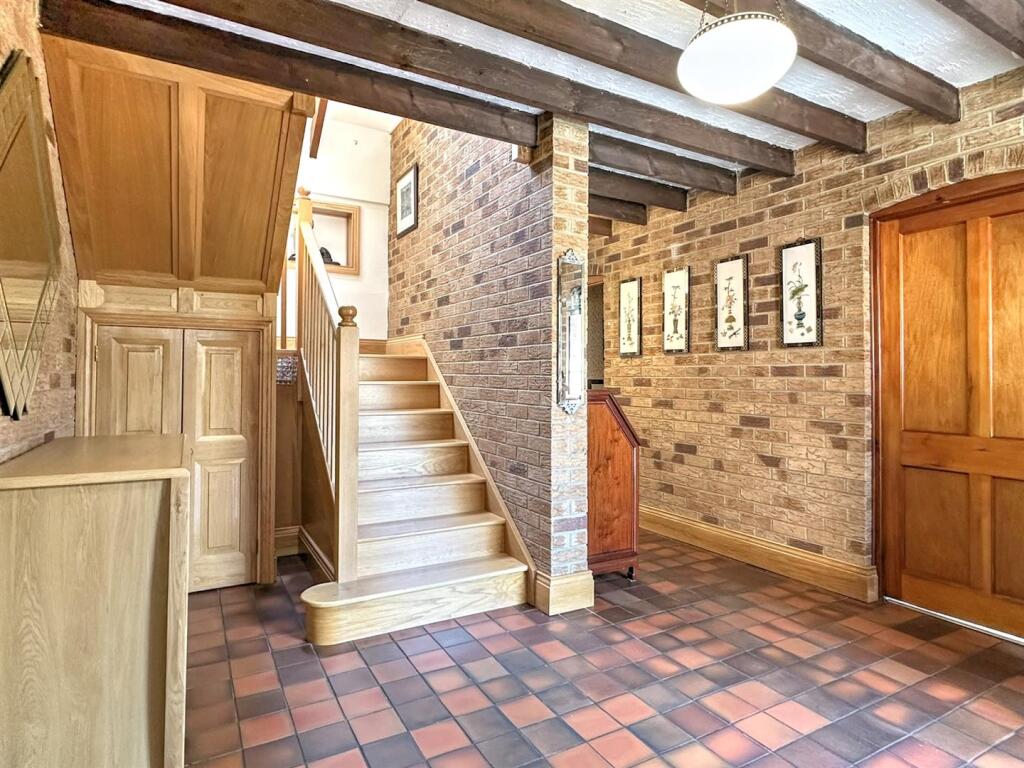 ENTRANCE HALL