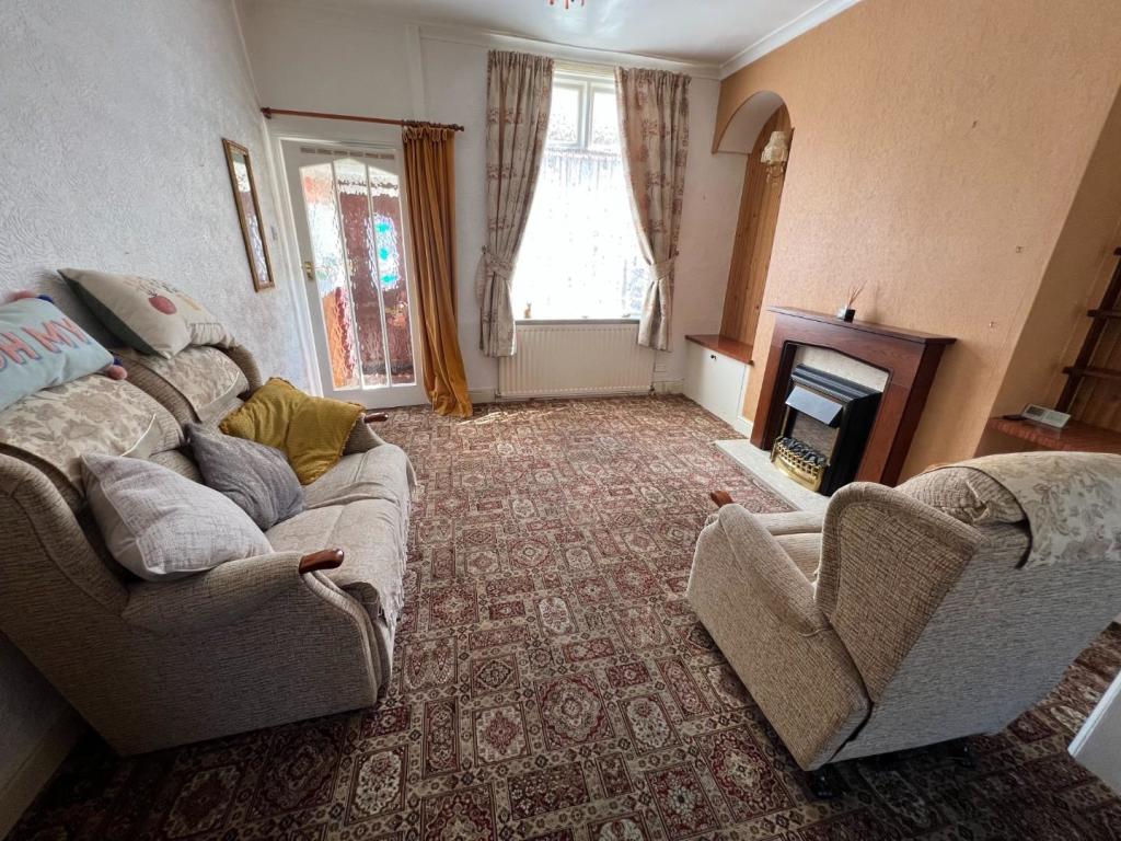 Lounge/Dining room