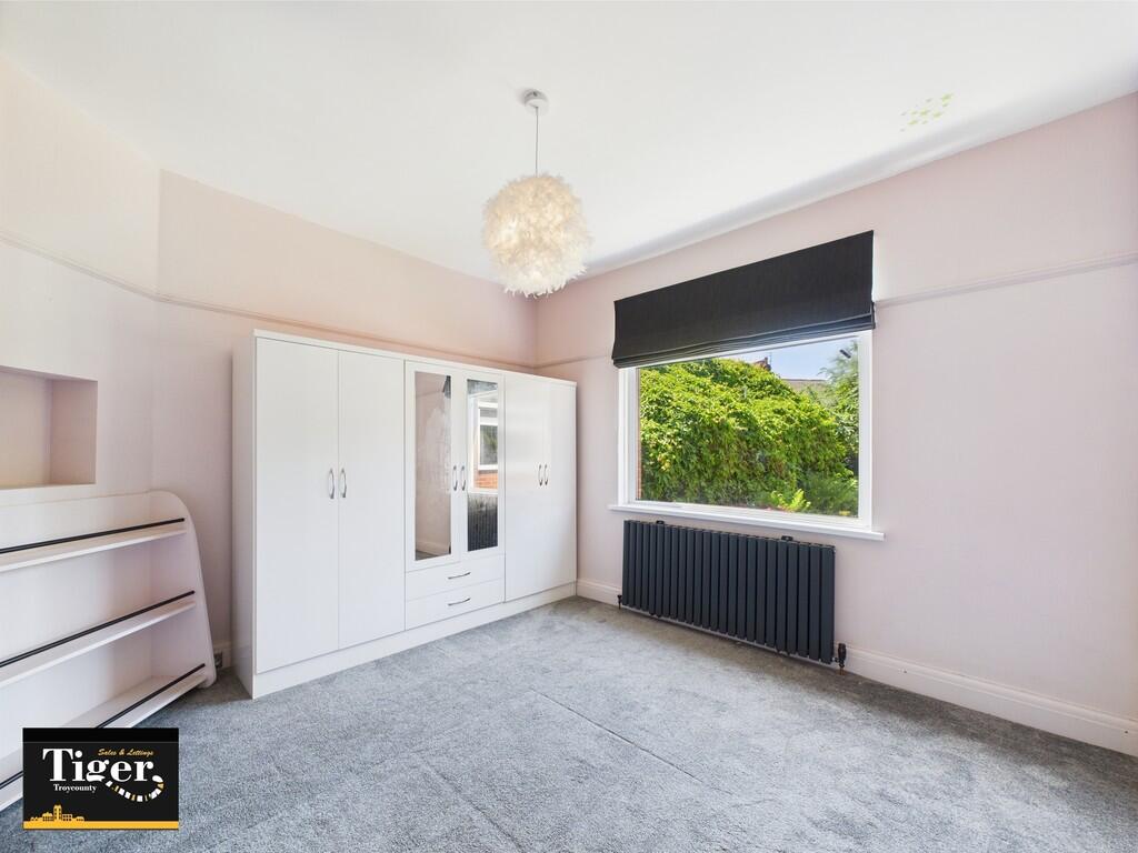 CAM02176G0-PR0586...