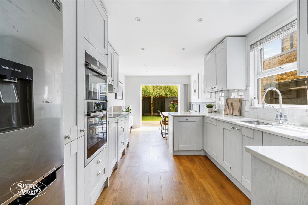 10 Elthorne Avenue-7.jpg