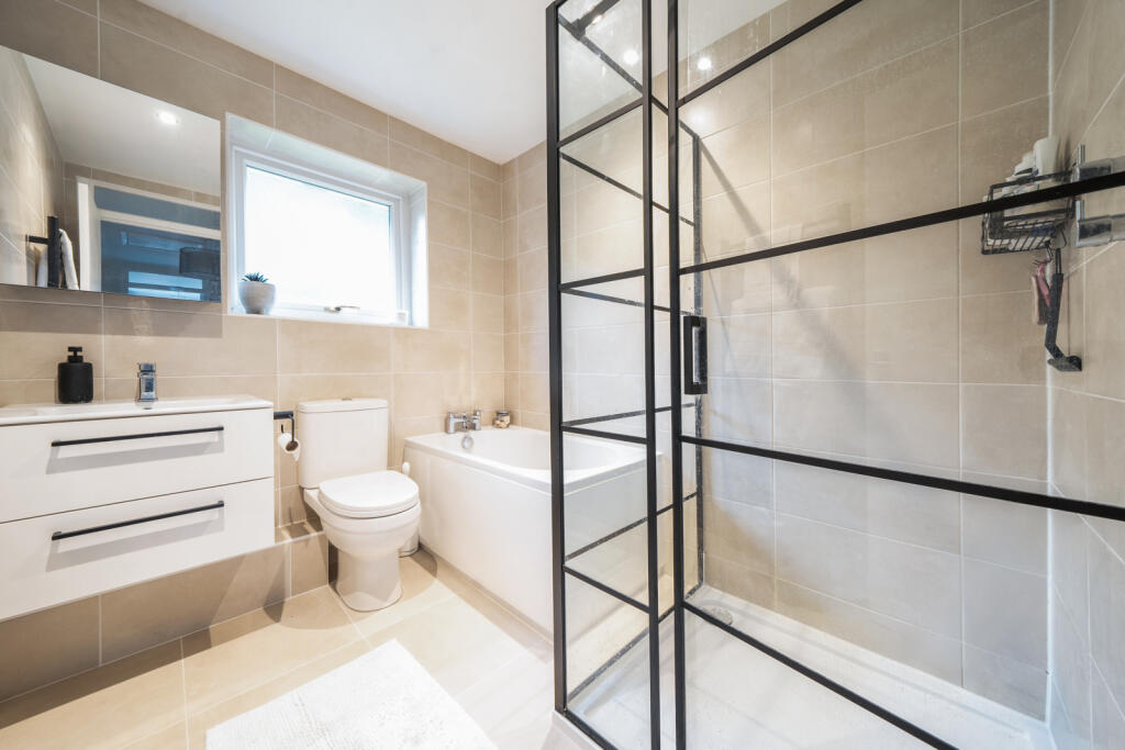 Bath/Shower Room