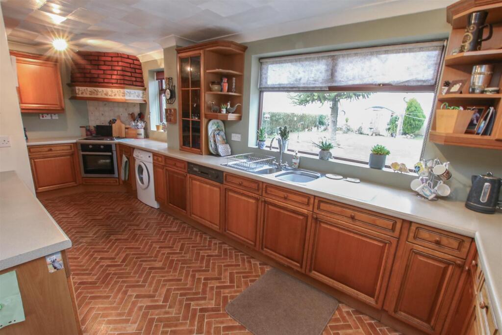 EXTENDED KITCHEN