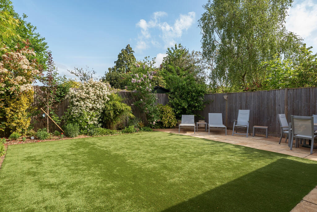 18-681b257fb6ad8-...