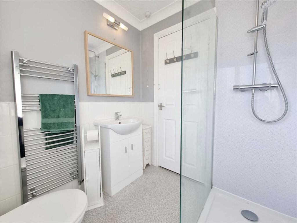 Shower Room: