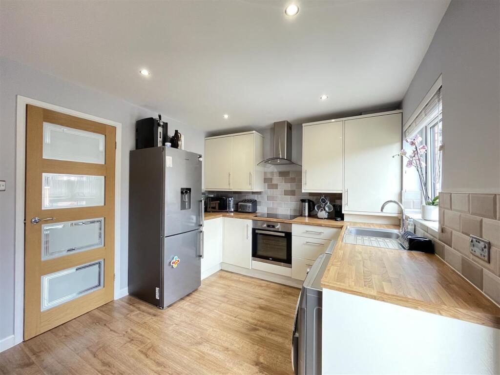 Kitchen - Copy.JPEG