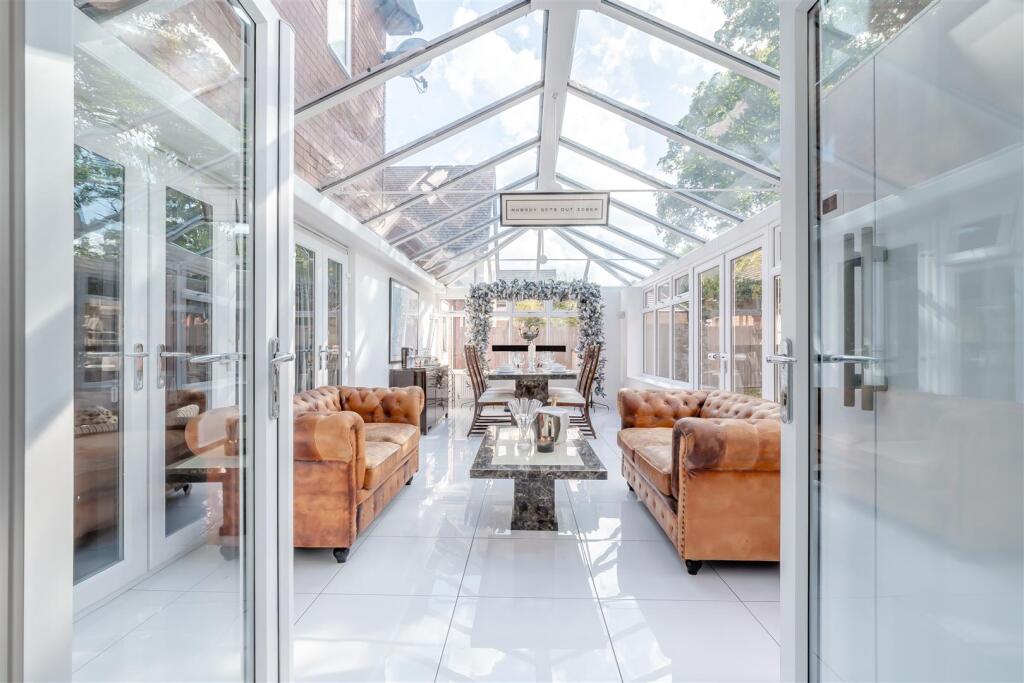 8662819-interior02.jpg