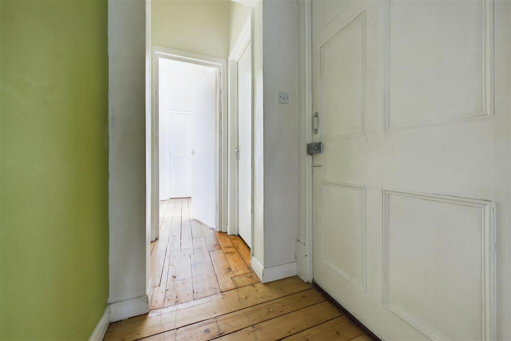 Flat 3, 6, Nelson Place West, Walcot, Bath, BA1 2T