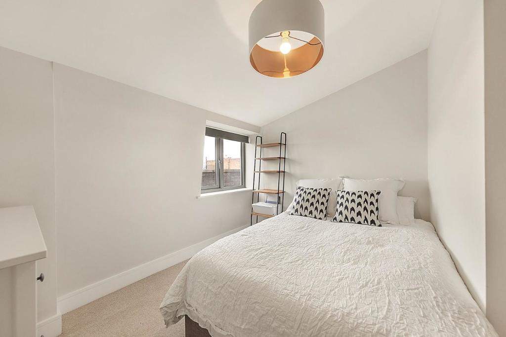 Bedroom (2).jpg