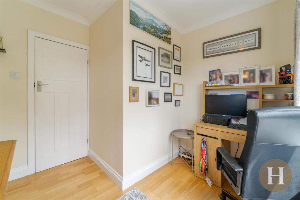 Hadleigh Estate Agents-42.jpg