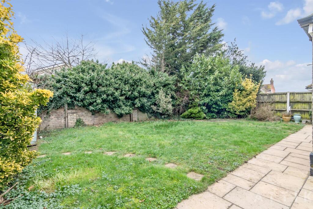 Attik 5, Stradbroke Road Gorleston, NR31 7AQ (46).