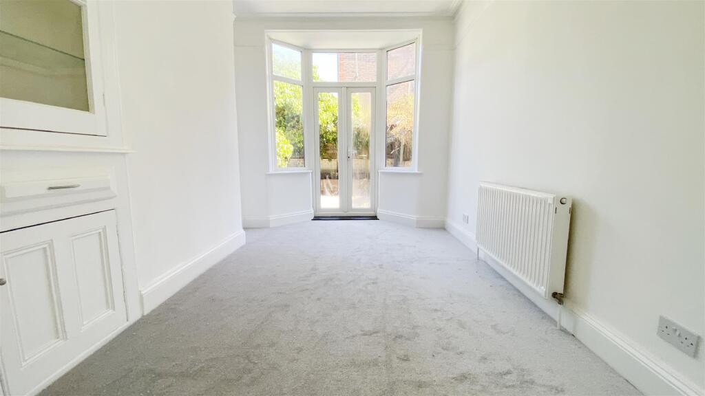 REAR DINING ROOM