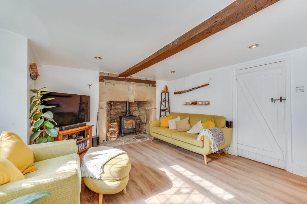 KITCHEN, DINING ROOM AND LOUNGE