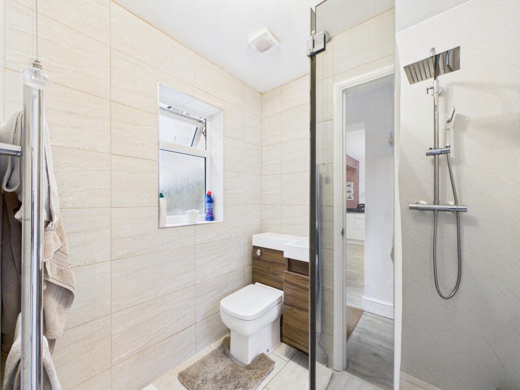 CAM02909G0-PR0425-STILL011