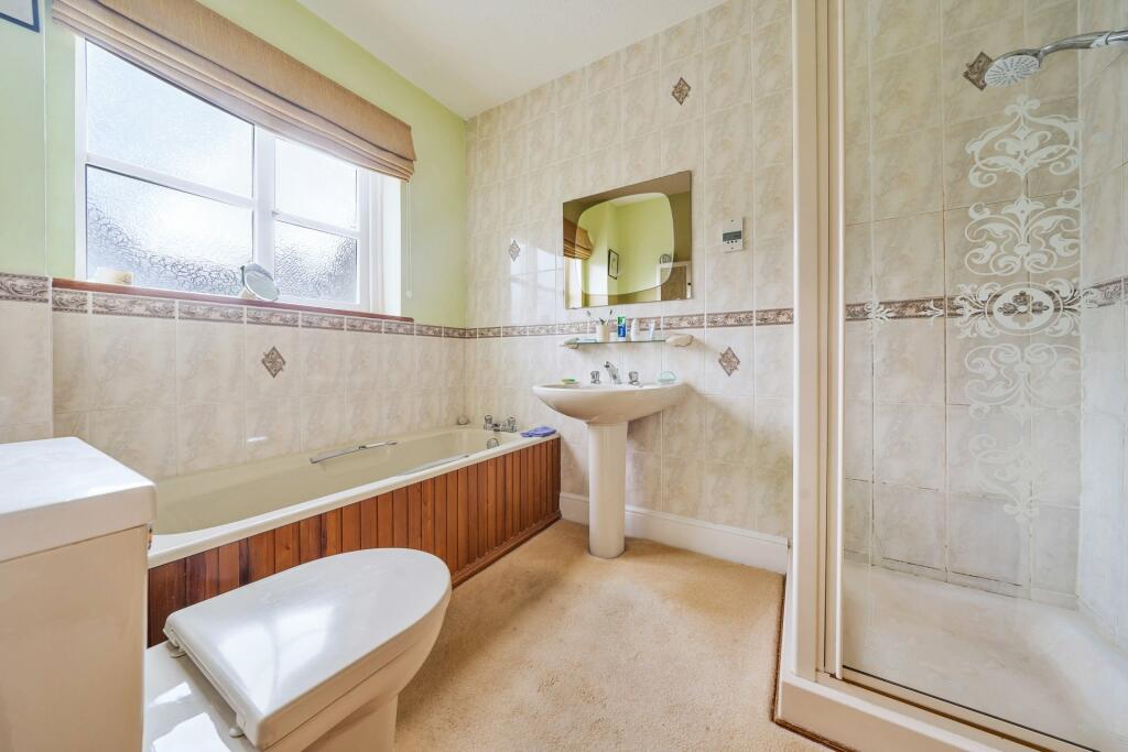 En Suite Bathroom