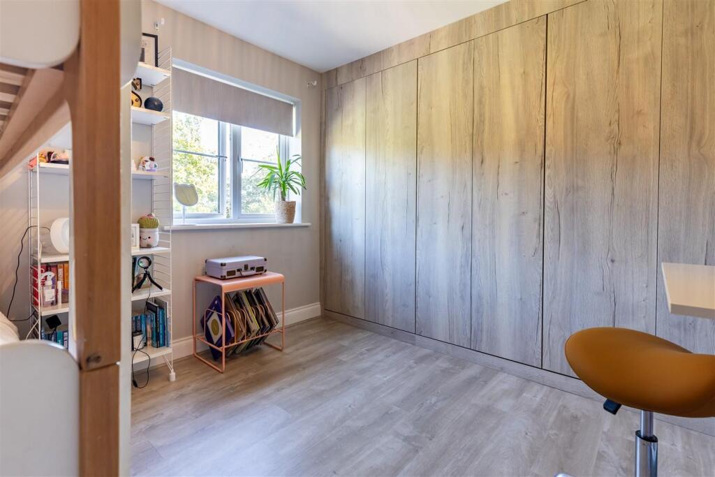 1 Boleyn Row  (20).jpg