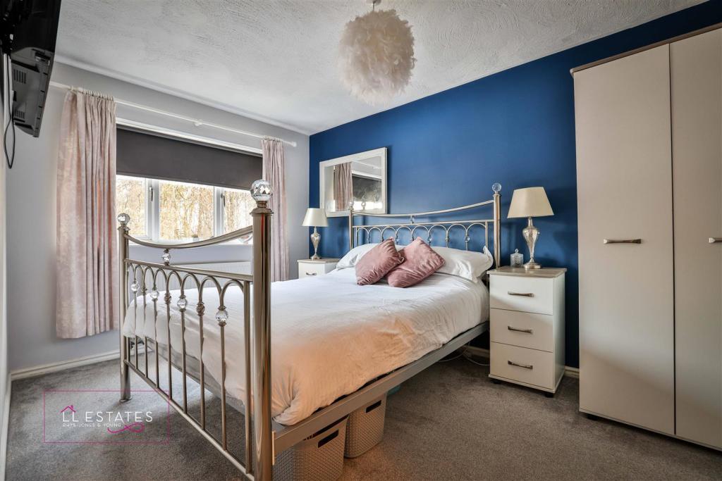 Bedroom1.jpg