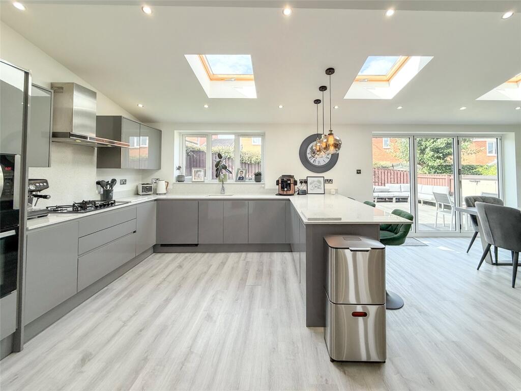 Kitchen/Diner/Family