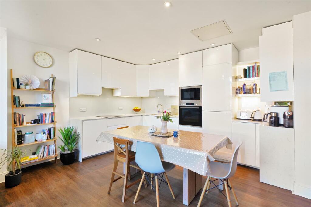 Flat 24, Chartwell Court - FApbqSzmJKiTGLqJsRj3.jp
