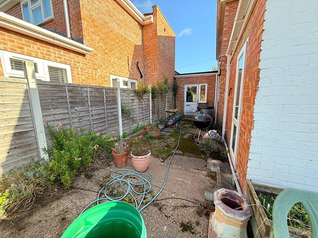 Side garden to Ga...