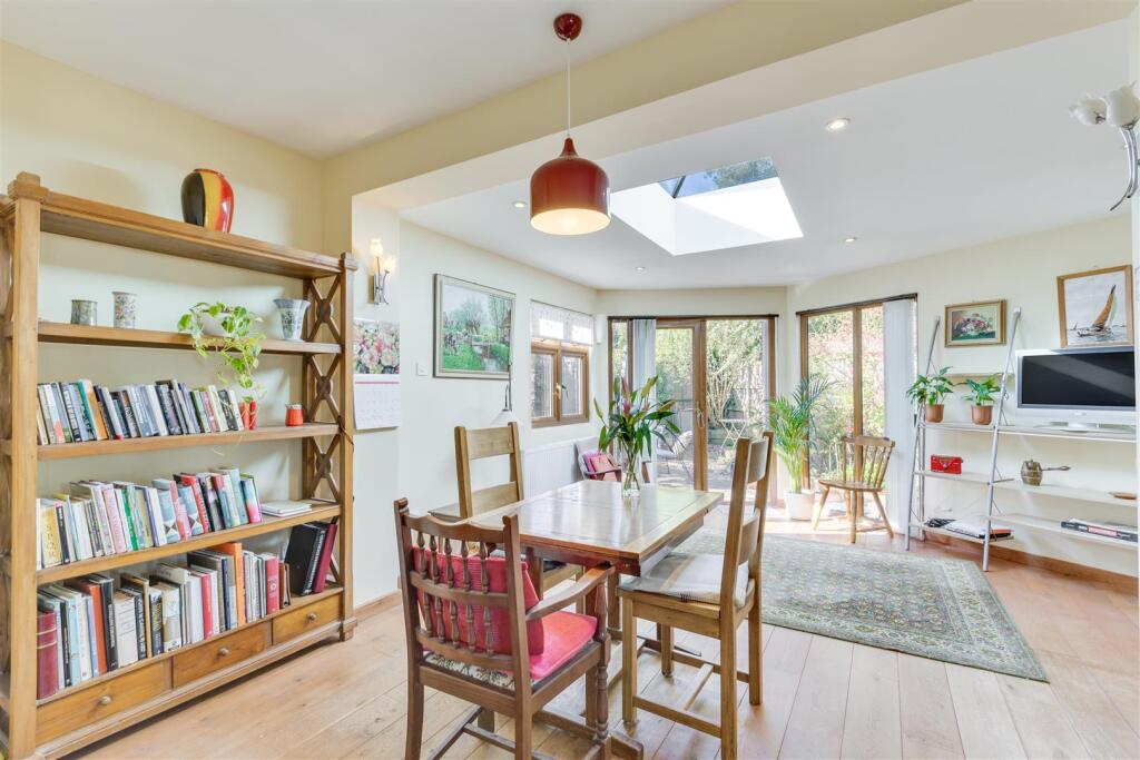 Souberie Avenue 38-28.jpg