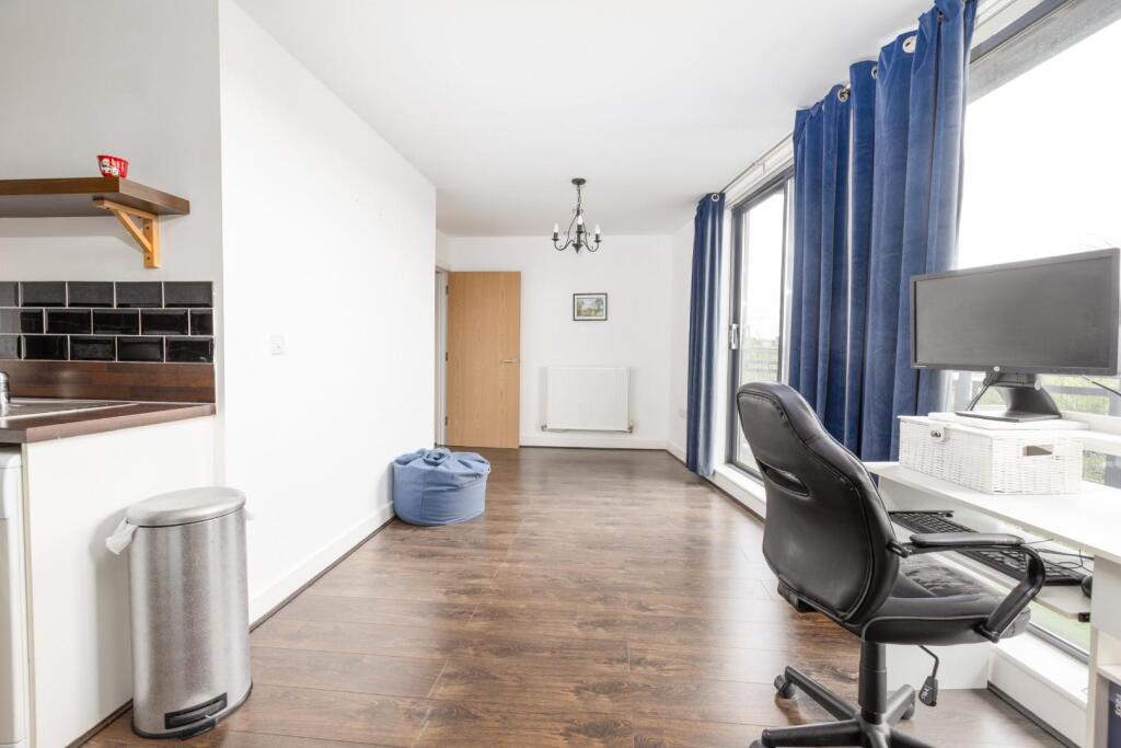 55 Weavers Mill Close, BS5-10.jpg