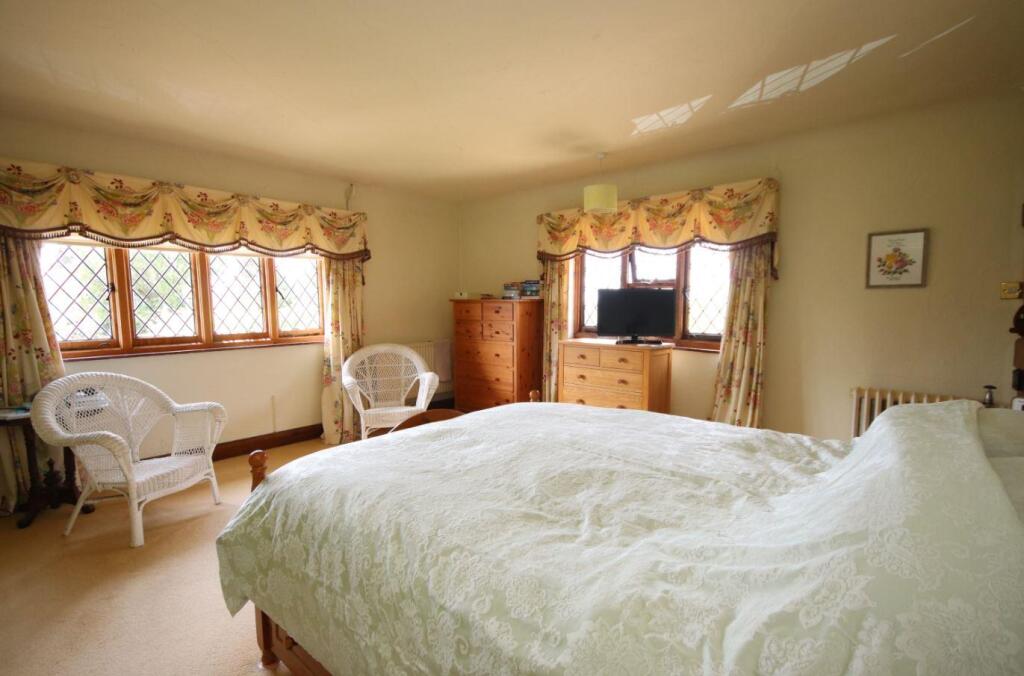 Bedroom 2.JPG