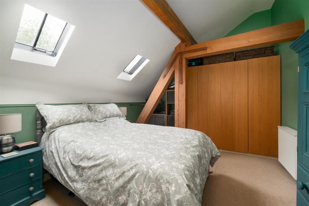 Bedroom1-7.jpg